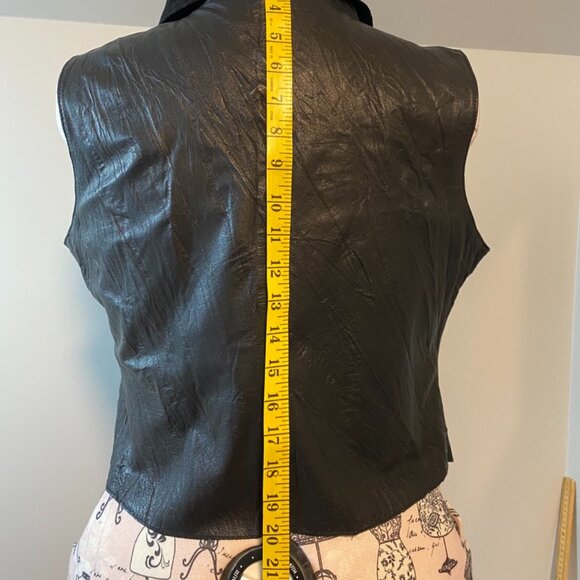 Black leather textured vest sz L Moto inspired - Picture 6 of 10